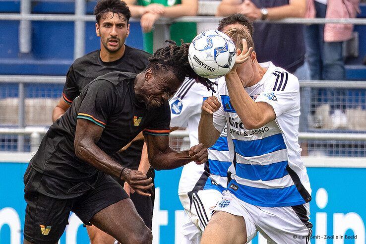 In beeld: PEC Zwolle verliest in eigen huis van Venezia FC - Foto: Hans Smit