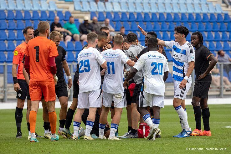 In beeld: PEC Zwolle verliest in eigen huis van Venezia FC - Foto: Hans Smit