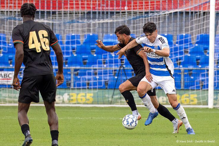 In beeld: PEC Zwolle verliest in eigen huis van Venezia FC - Foto: Hans Smit