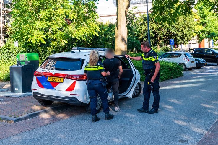 Man gestoken bij vol terras in binnenstad Zwolle, vier mannen opgepakt - Foto: Peter Denekamp