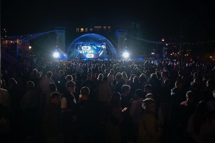 In beeld: Grote drukte in binnenstad bij Straatfestival - Foto: Geertjan Kuper