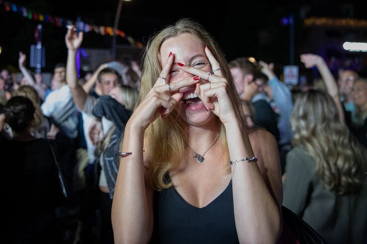 In beeld: Grote drukte in binnenstad bij Straatfestival - Foto: Geertjan Kuper