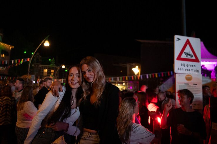 In beeld: Grote drukte in binnenstad bij Straatfestival - Foto: Geertjan Kuper