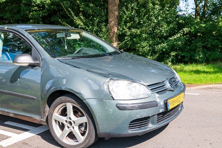 Wielrenner zwaargewond na ongeval bij Wijthmen, fiets breekt doormidden - Foto: Peter Denekamp