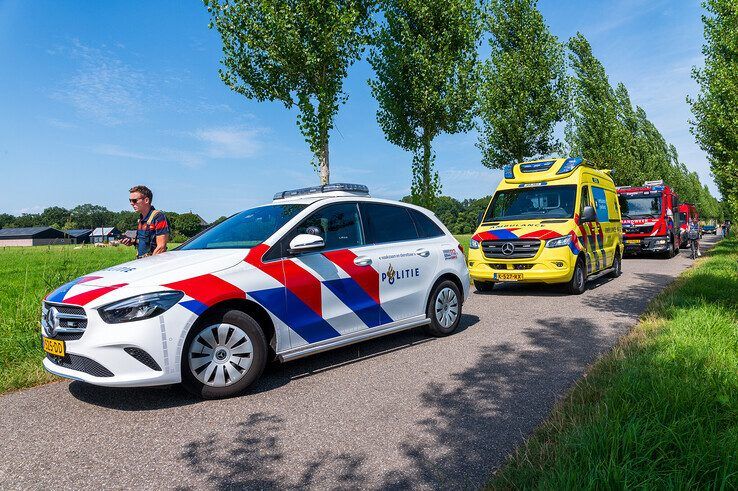 Opnieuw belandt oudere met scootmobiel in sloot langs Schellerenkweg - Foto: Peter Denekamp