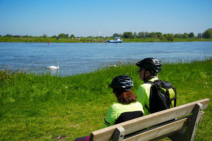 Langs de IJssel. - Foto: Obbe Bakker