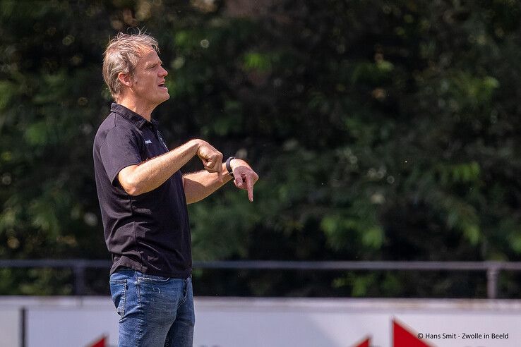 In beeld: Wijthmen wint oefenwedstrijd vrij simpel van SV Zwolle - Foto: Hans Smit