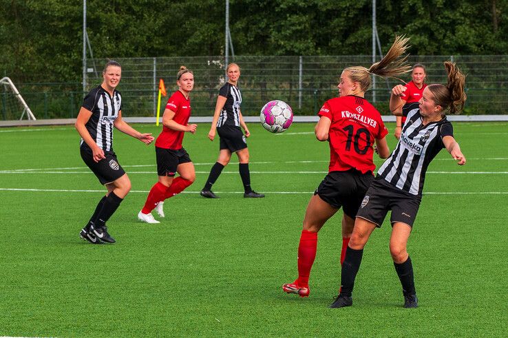 In beeld: Be Quick Vrouwen verslaat Sint Annaparochie in bekertoernooi - Foto: Peter Denekamp