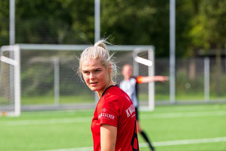 In beeld: Be Quick Vrouwen verslaat Sint Annaparochie in bekertoernooi - Foto: Peter Denekamp