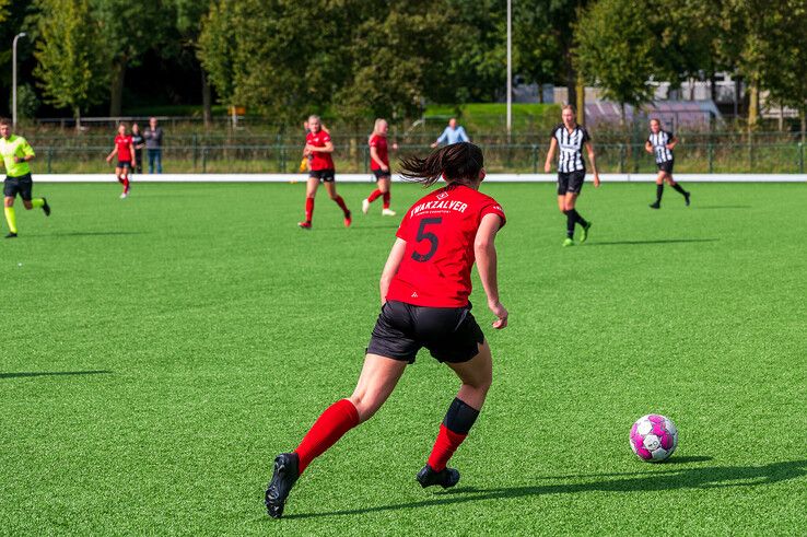 In beeld: Be Quick Vrouwen verslaat Sint Annaparochie in bekertoernooi - Foto: Peter Denekamp