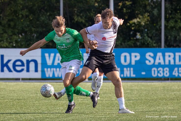 Na benauwde slotfase pakt Berkum drie punten tegen Heino - Foto: Hans Smit