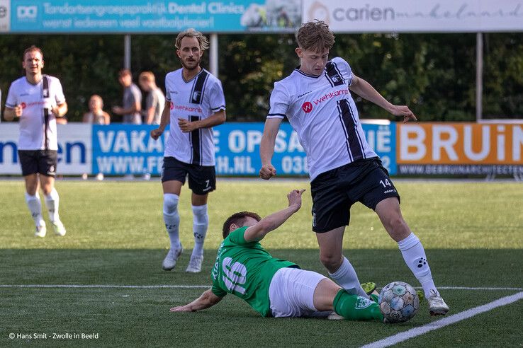 Na benauwde slotfase pakt Berkum drie punten tegen Heino - Foto: Hans Smit