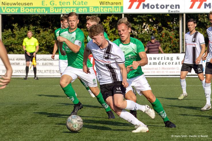 Na benauwde slotfase pakt Berkum drie punten tegen Heino - Foto: Hans Smit