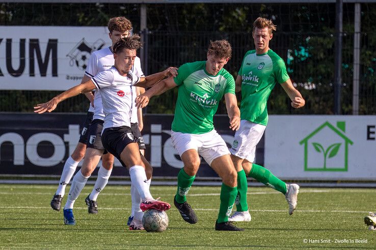 Na benauwde slotfase pakt Berkum drie punten tegen Heino - Foto: Hans Smit