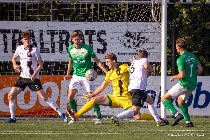 Na benauwde slotfase pakt Berkum drie punten tegen Heino - Foto: Hans Smit