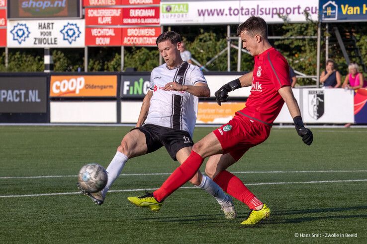 Na benauwde slotfase pakt Berkum drie punten tegen Heino - Foto: Hans Smit