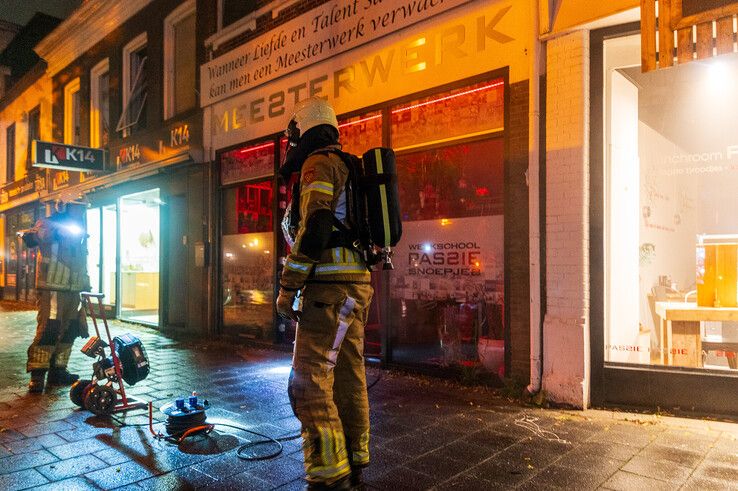 Pand van Meesterwerk vol rook door inbraakalarm - Foto: Peter Denekamp