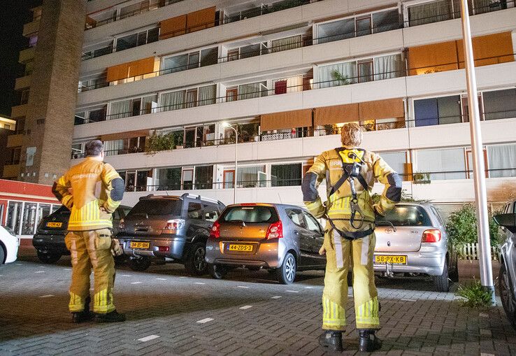 Wederom brand in De Keersluis, een slachtoffer naar ziekenhuis - Foto: Hugo Janssen