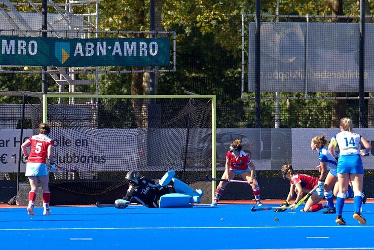 In beeld: Zure zondag voor Zwolse hockeyvrouwen - Foto: Bob Koning