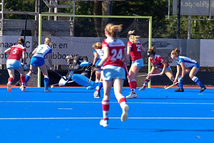 In beeld: Zure zondag voor Zwolse hockeyvrouwen - Foto: Bob Koning