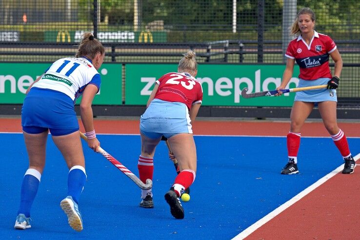 In beeld: Zure zondag voor Zwolse hockeyvrouwen - Foto: Bob Koning