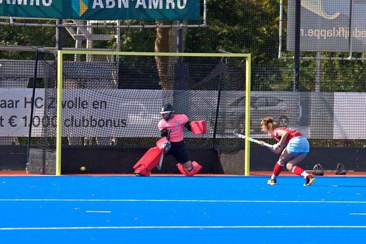 In beeld: Zure zondag voor Zwolse hockeyvrouwen - Foto: Bob Koning