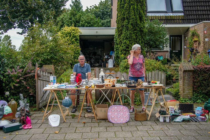 In beeld: Vier kilometer rommelmarkt in Zeeheldenbuurt - Foto: Obbe Bakker