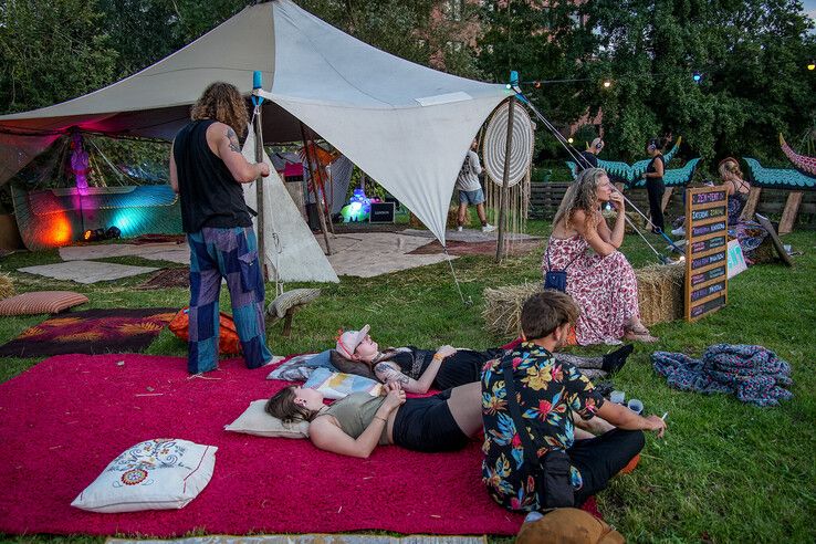 In beeld: Duizenden bezoeken mogelijk laatste Kattegat Festival ooit - Foto: Obbe Bakker