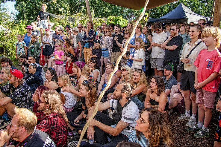 In beeld: Duizenden bezoeken mogelijk laatste Kattegat Festival ooit - Foto: Obbe Bakker