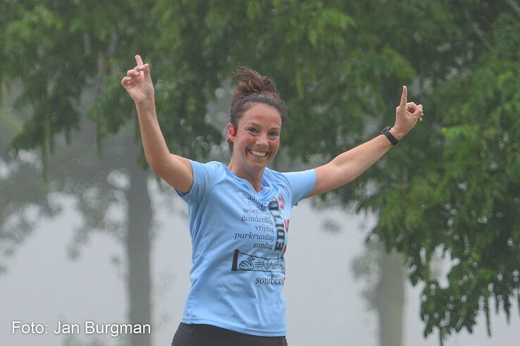 In beeld: Mistig maar succesvol debuut van Parkrun in Zwolle - Foto: Jan Burgman