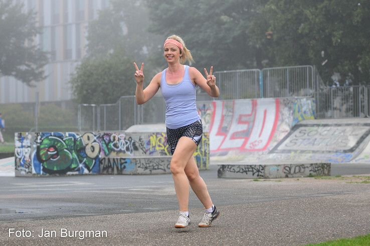 In beeld: Mistig maar succesvol debuut van Parkrun in Zwolle - Foto: Jan Burgman