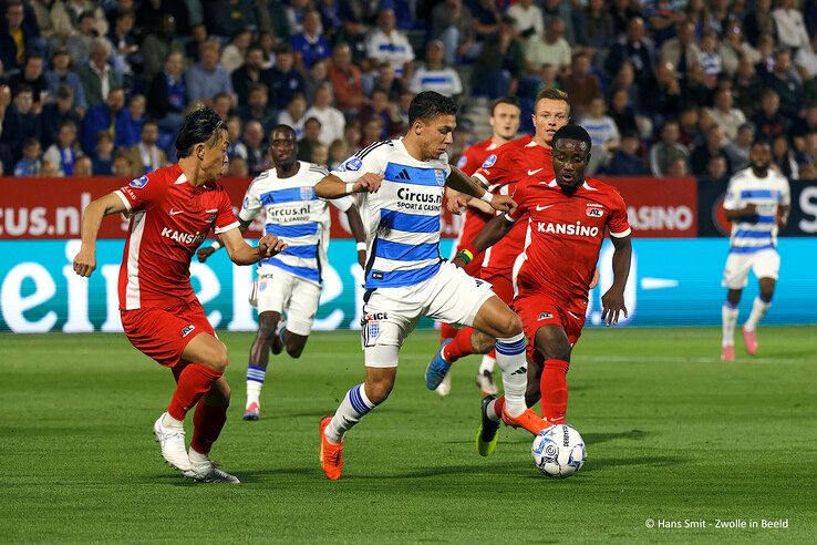 In beeld: PEC Zwolle komt net tekort tegen AZ - Foto: Hans Smit