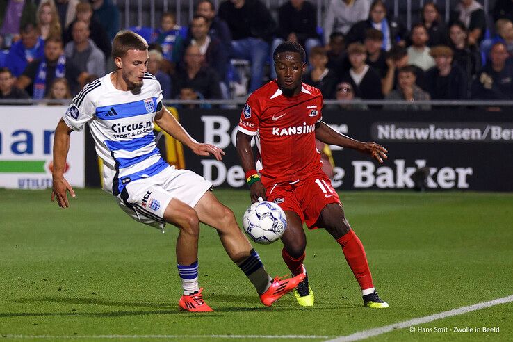 In beeld: PEC Zwolle komt net tekort tegen AZ - Foto: Hans Smit