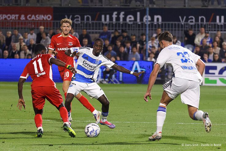 In beeld: PEC Zwolle komt net tekort tegen AZ - Foto: Hans Smit