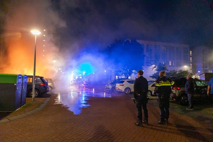 Opnieuw gaan auto’s in vlammen op in noorden van Zwolle - Foto: Ruben Meinten