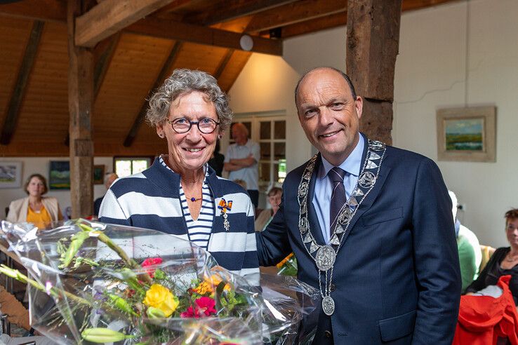 Irène Reinaerts en burgemeester Peter Snijders. - Foto: Ruben Meinten