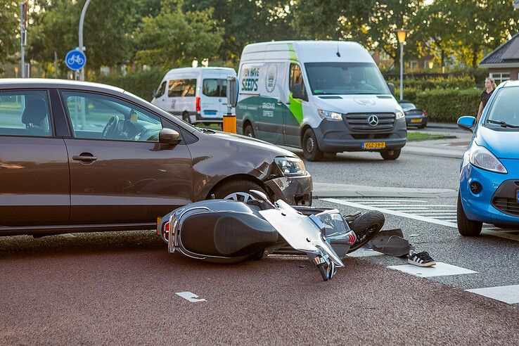 Scooterrijdster aangereden in Stadshagen