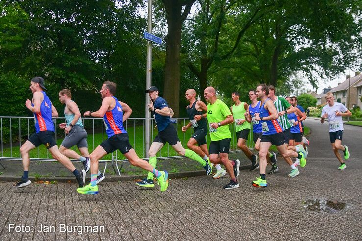 Sarah-Lynn Mulder en Taco Schaaf winnen Berkumloop - Foto: Jan Burgman