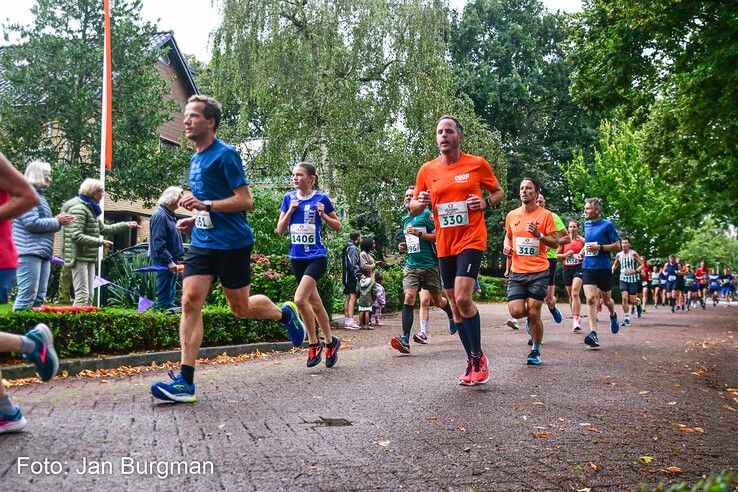 Sarah-Lynn Mulder en Taco Schaaf winnen Berkumloop - Foto: Jan Burgman