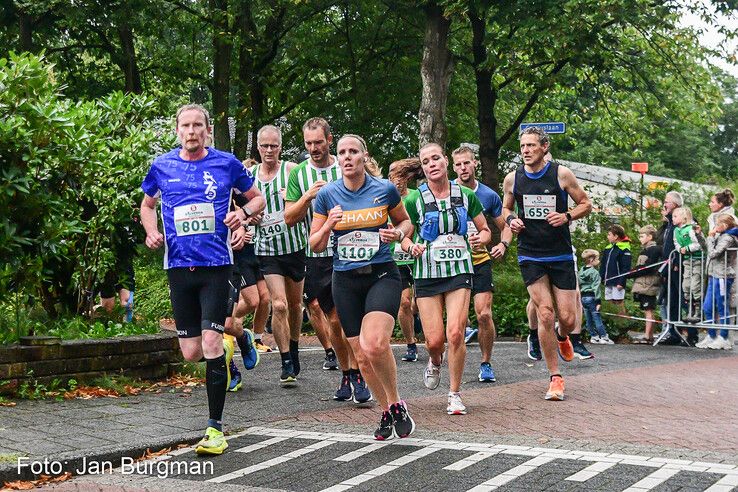 Sarah-Lynn Mulder en Taco Schaaf winnen Berkumloop - Foto: Jan Burgman