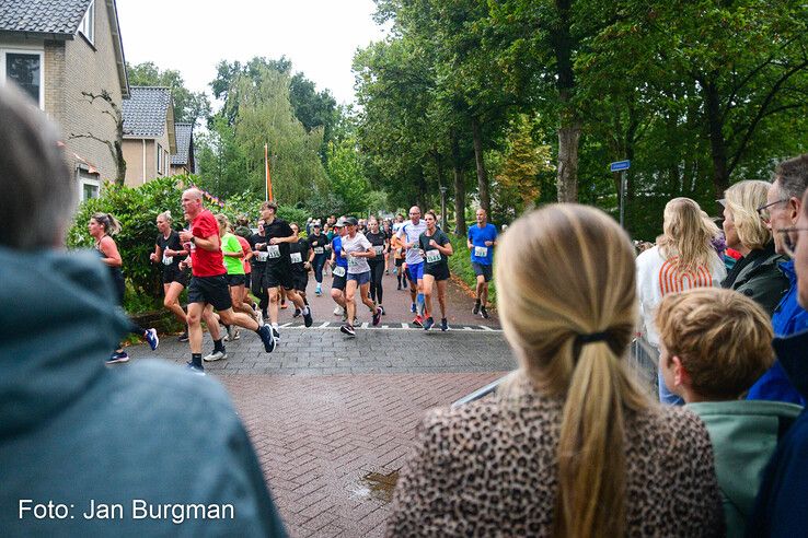 Sarah-Lynn Mulder en Taco Schaaf winnen Berkumloop - Foto: Jan Burgman