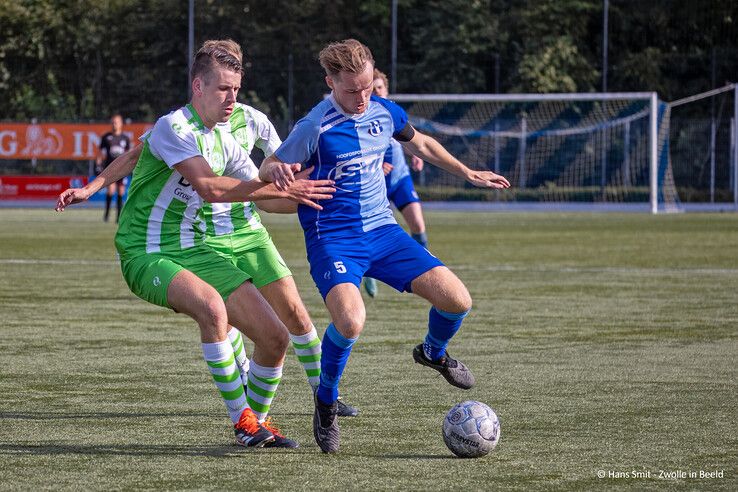 In beeld: SVI speelt gelijk tegen poulewinnaar ASV Dronten in bekertoernooi - Foto: Hans Smit