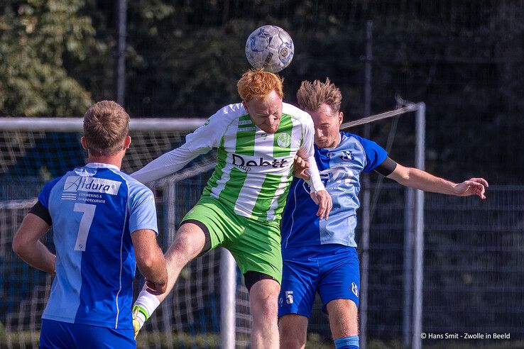 In beeld: SVI speelt gelijk tegen poulewinnaar ASV Dronten in bekertoernooi - Foto: Hans Smit