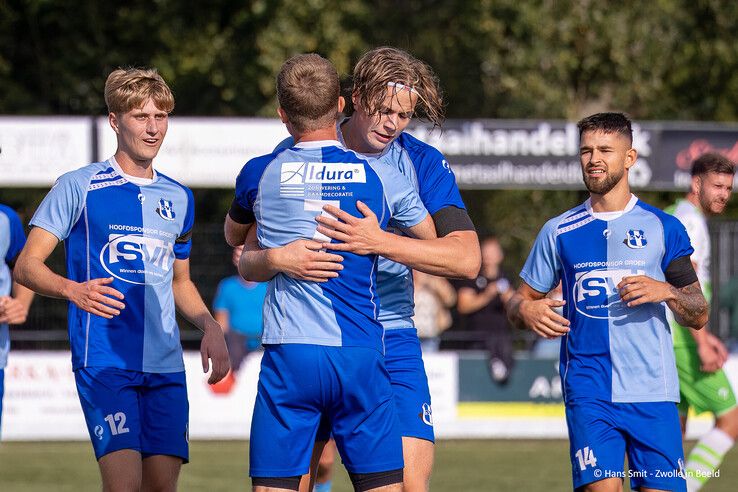 In beeld: SVI speelt gelijk tegen poulewinnaar ASV Dronten in bekertoernooi - Foto: Hans Smit