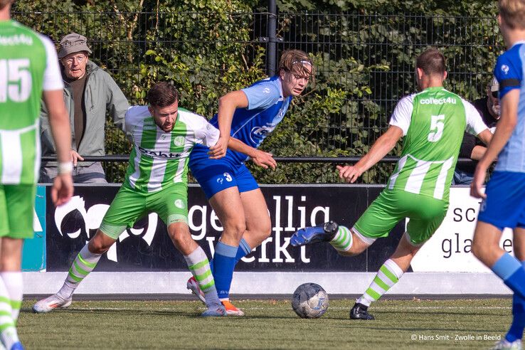 In beeld: SVI speelt gelijk tegen poulewinnaar ASV Dronten in bekertoernooi - Foto: Hans Smit