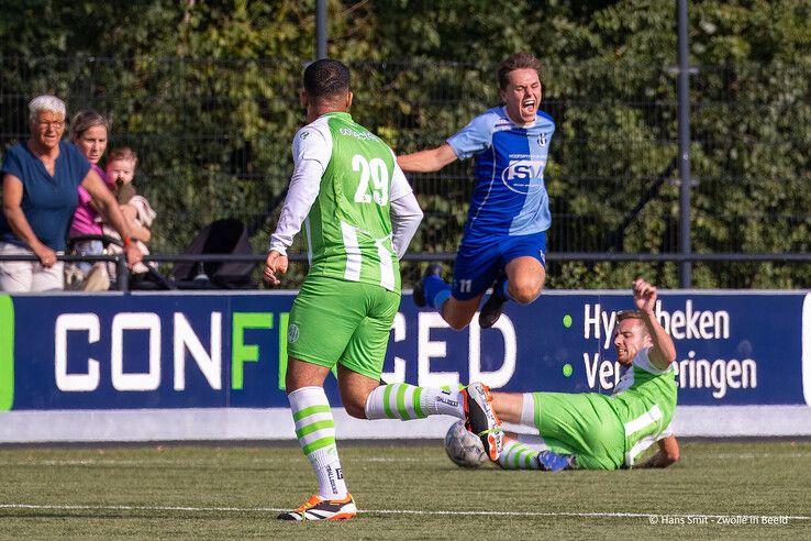 In beeld: SVI speelt gelijk tegen poulewinnaar ASV Dronten in bekertoernooi - Foto: Hans Smit