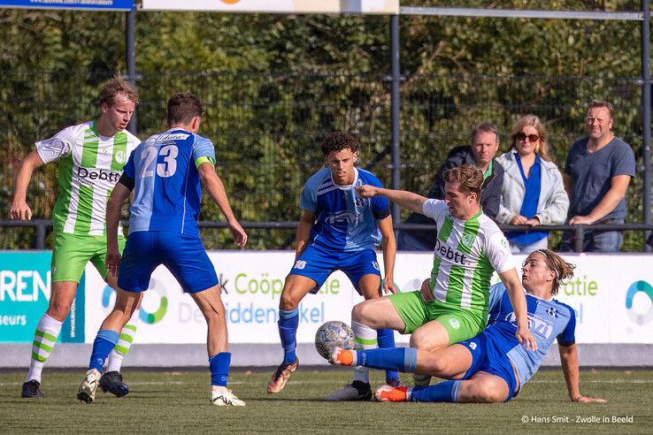 In beeld: SVI speelt gelijk tegen poulewinnaar ASV Dronten in bekertoernooi - Foto: Hans Smit