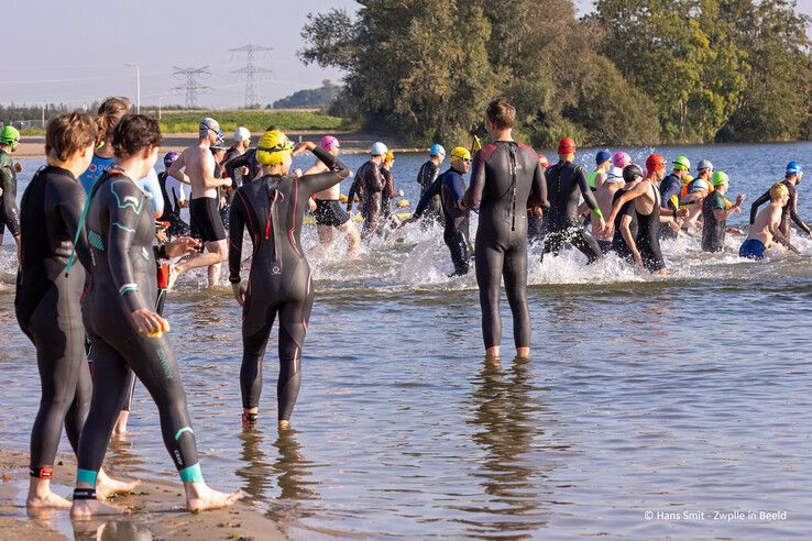 In beeld: Sander Hoogeveen en Tamara Kamp winnen Triathlon Zwolle - Foto: Hans Smit