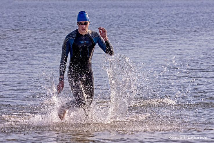 In beeld: Sander Hoogeveen en Tamara Kamp winnen Triathlon Zwolle - Foto: Hans Smit