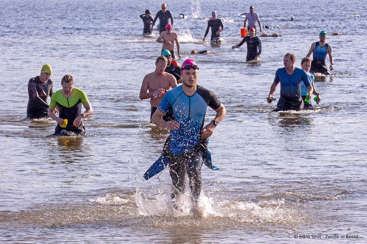 In beeld: Sander Hoogeveen en Tamara Kamp winnen Triathlon Zwolle - Foto: Hans Smit